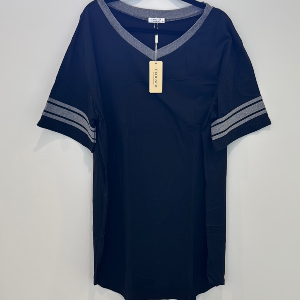 Ekouver Black with Gray Strips Nightgown
